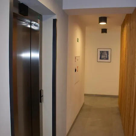 Enjoyharrachov Atraktivni Klidne 3 V Centru Harrachova S Parkovanim, Velkou Terasou, Wifi-wlan, Sat Zdarma, Moznosti Dobijeni Auta, Vyhledem Do Zahrady A Na Romanticky Kostelik * Harrachov