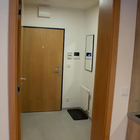 Apartment Enjoyharrachov Atraktivni Klidne 3 V Centru Harrachova S Parkovanim, Velkou Terasou, Wifi-wlan, Sat Zdarma, Moznosti Dobijeni Auta, Vyhledem Do Zahrady A Na Romanticky Kostelik Harrachov