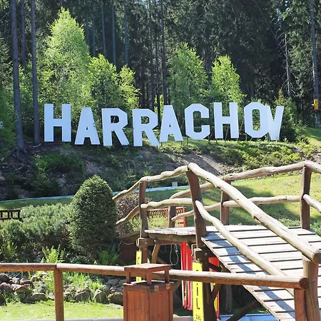 Apartment Enjoyharrachov Atraktivni Klidne 3 V Centru Harrachova S Parkovanim, Velkou Terasou, Wifi-wlan, Sat Zdarma, Moznosti Dobijeni Auta, Vyhledem Do Zahrady A Na Romanticky Kostelik *