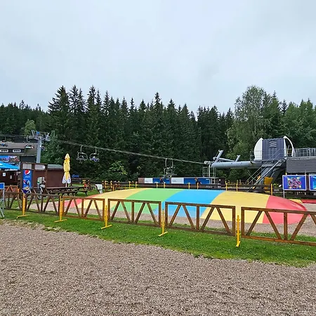 Daire Enjoyharrachov Atraktivni Klidne 3 V Centru Harrachova S Parkovanim, Velkou Terasou, Wifi-wlan, Sat Zdarma, Moznosti Dobijeni Auta, Vyhledem Do Zahrady A Na Romanticky Kostelik Harrachov