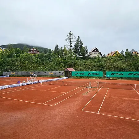 아파트 Enjoyharrachov Atraktivni Klidne 3 V Centru Harrachova S Parkovanim, Velkou Terasou, Wifi-wlan, Sat Zdarma, Moznosti Dobijeni Auta, Vyhledem Do Zahrady A Na Romanticky Kostelik *