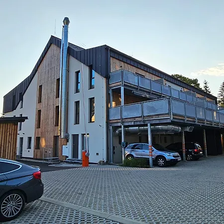 Enjoyharrachov Atraktivni Klidne 3 V Centru Harrachova S Parkovanim, Velkou Terasou, Wifi-wlan, Sat Zdarma, Moznosti Dobijeni Auta, Vyhledem Do Zahrady A Na Romanticky Kostelik *