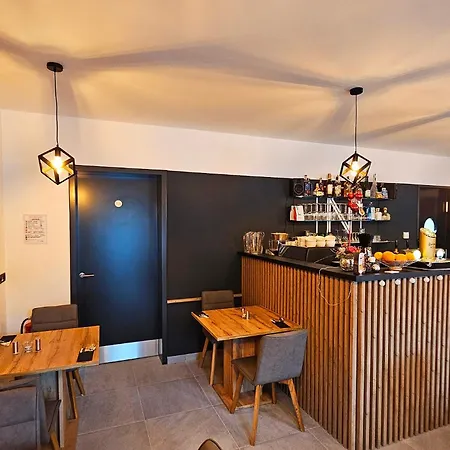 Enjoyharrachov Atraktivní Klidné 3 V Centru Harrachova S Parkováním, Velkou Terasou, Wifi-wlan, Sat Zdarma, Možností Dobíjení Auta, Výhledem Do Zahrady A Na Romantický Kostelík