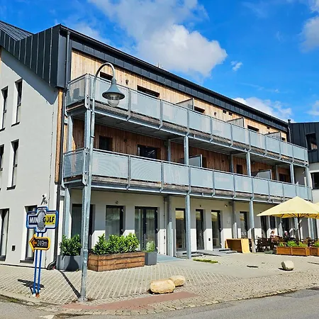 Enjoyharrachov Atraktivni Klidne 3 V Centru Harrachova S Parkovanim, Velkou Terasou, Wifi-wlan, Sat Zdarma, Moznosti Dobijeni Auta, Vyhledem Do Zahrady A Na Romanticky Kostelik * Harrachov