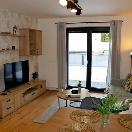 Enjoyharrachov Atraktivni Klidne 3 V Centru Harrachova S Parkovanim, Velkou Terasou, Wifi-wlan, Sat Zdarma, Moznosti Dobijeni Auta, Vyhledem Do Zahrady A Na Romanticky Kostelik Apartment