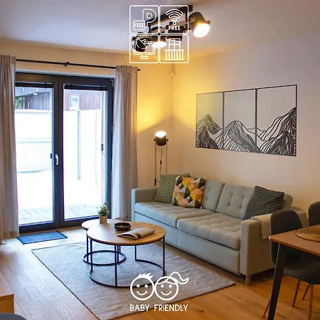 Apartment Enjoyharrachov Atraktivni Klidne 3 V Centru Harrachova S Parkovanim, Velkou Terasou, Wifi-wlan, Sat Zdarma, Moznosti Dobijeni Auta, Vyhledem Do Zahrady A Na Romanticky Kostelik