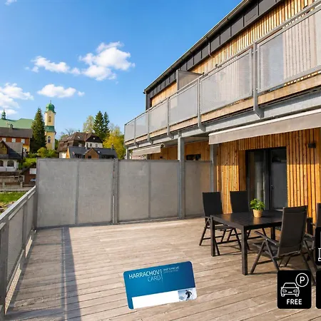 Apartmán Enjoyharrachov Atraktivní Klidné 3 V Centru Harrachova S Parkováním, Velkou Terasou, Wifi-wlan, Sat Zdarma, Možností Dobíjení Auta, Výhledem Do Zahrady A Na Romantický Kostelík