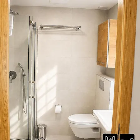 Enjoyharrachov Atraktivní Klidné 3 V Centru Harrachova S Parkováním, Velkou Terasou, Wifi-wlan, Sat Zdarma, Možností Dobíjení Auta, Výhledem Do Zahrady A Na Romantický Kostelík Apartmán Harrachov